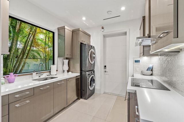 1040 S Ocean Boulevard, Delray Beach, FL 33483