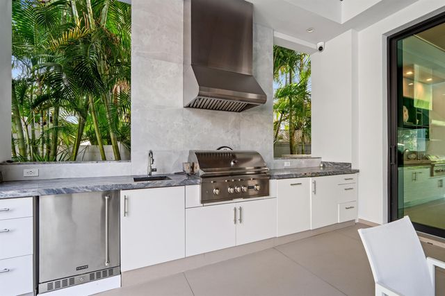 1040 S Ocean Boulevard, Delray Beach, FL 33483