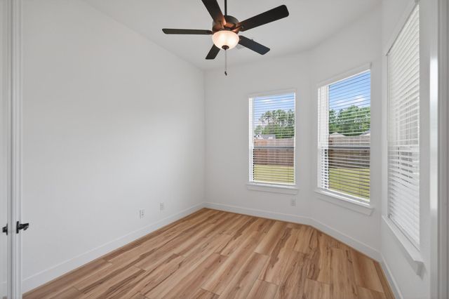 9738 Roaring River Falls Lane, Porter, TX 77365