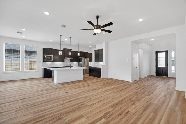 9738 Roaring River Falls Lane, Porter, TX 77365