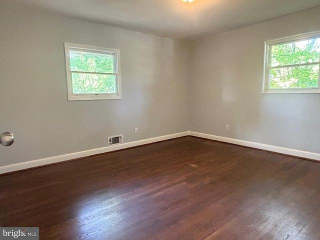 9103 WALLACE RD, Lanham, MD 20706