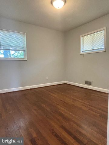 9103 WALLACE RD, Lanham, MD 20706