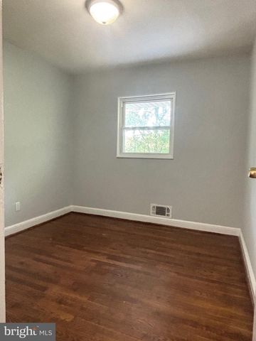 9103 WALLACE RD, Lanham, MD 20706