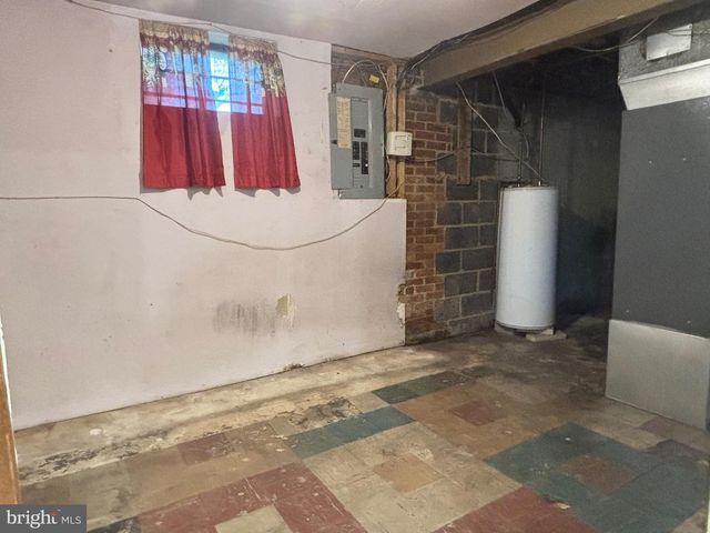 9103 WALLACE RD, Lanham, MD 20706