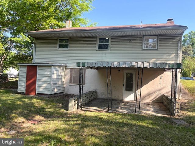 9103 WALLACE RD, Lanham, MD 20706