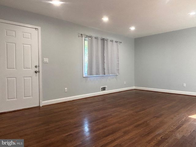 9103 WALLACE RD, Lanham, MD 20706