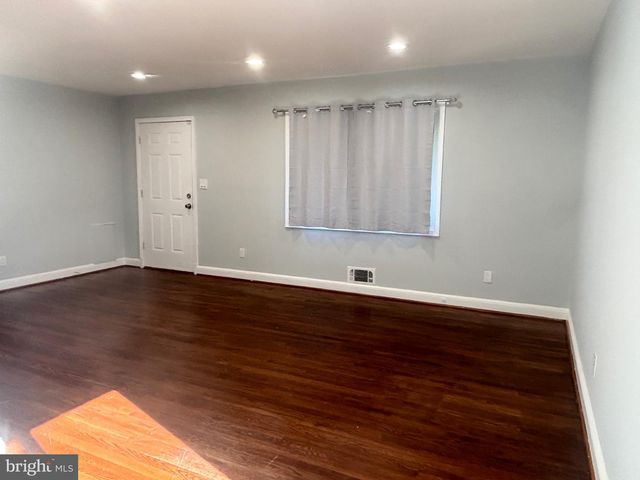 9103 WALLACE RD, Lanham, MD 20706