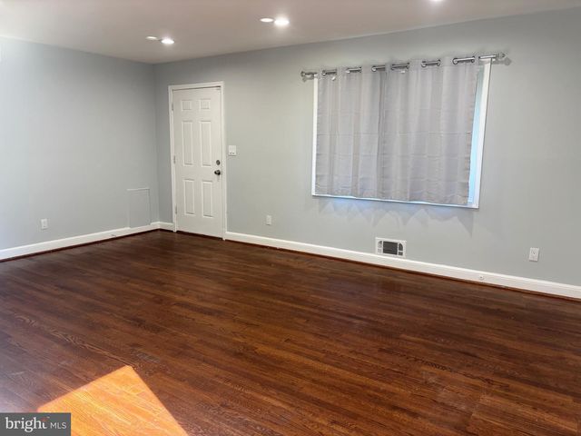 9103 WALLACE RD, Lanham, MD 20706