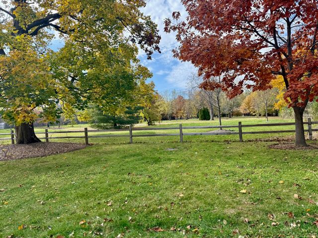 46 Shawnee Lane, Lake Forest, IL 60045