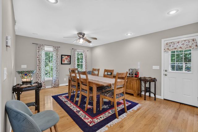 14 Holton Circle, Londonderry, NH 03053