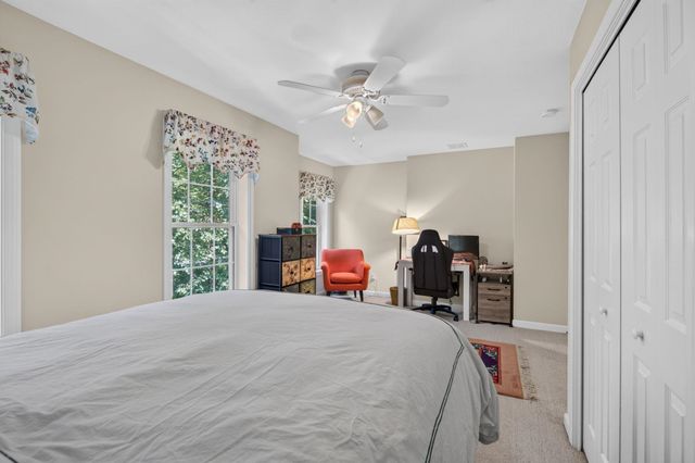 14 Holton Circle, Londonderry, NH 03053