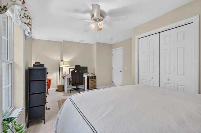 14 Holton Circle, Londonderry, NH 03053