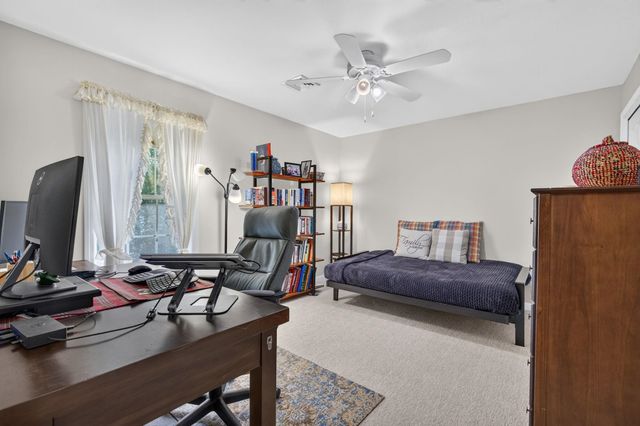 14 Holton Circle, Londonderry, NH 03053