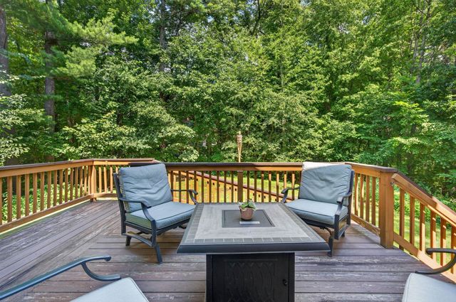 14 Holton Circle, Londonderry, NH 03053