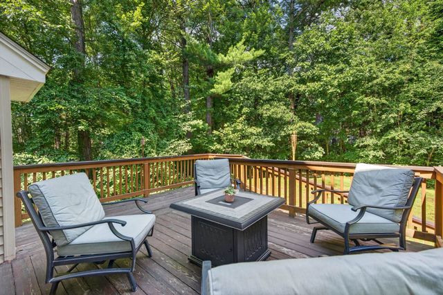14 Holton Circle, Londonderry, NH 03053