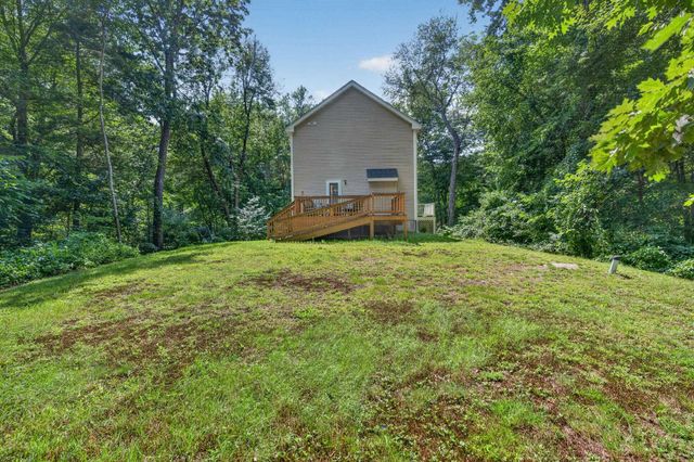 14 Holton Circle, Londonderry, NH 03053