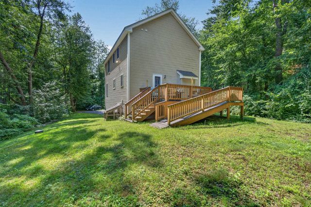 14 Holton Circle, Londonderry, NH 03053
