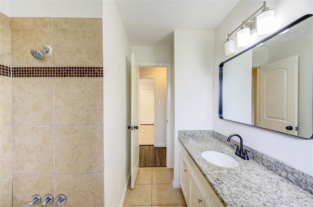 9811 Shadydale Lane, Houston, TX 77016