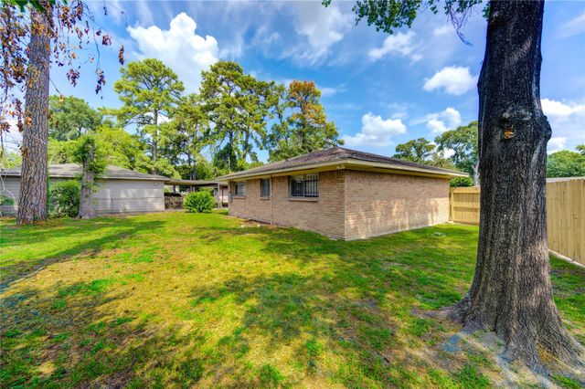 9811 Shadydale Lane, Houston, TX 77016