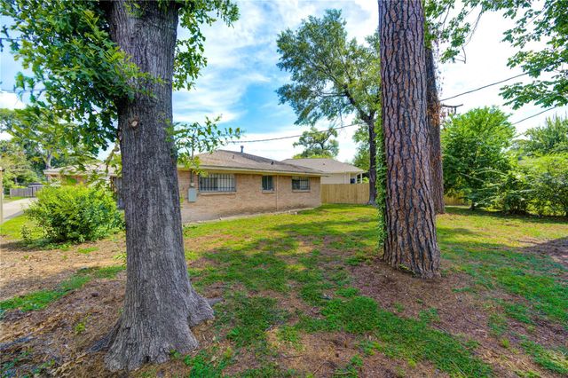 9811 Shadydale Lane, Houston, TX 77016