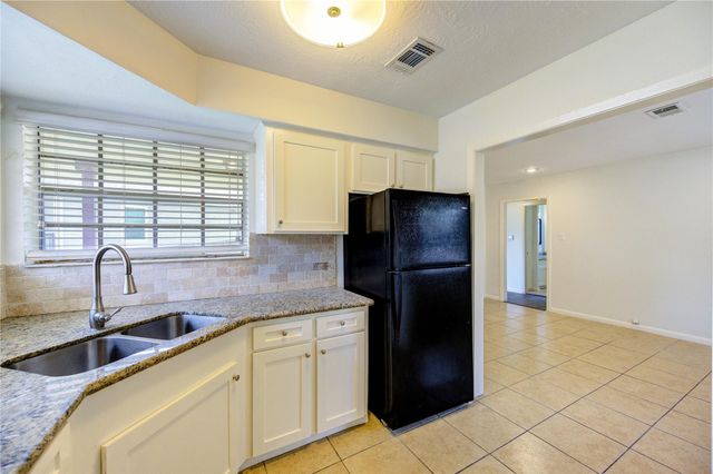 9811 Shadydale Lane, Houston, TX 77016