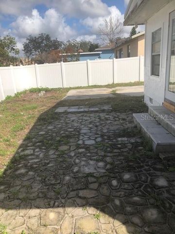 10414 N HARTTS DRIVE, Tampa, FL 33617