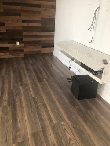 10414 N HARTTS DRIVE, Tampa, FL 33617