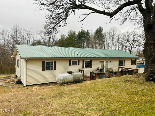 864 Big Smith Ridge Road, Clintwood, VA 24228