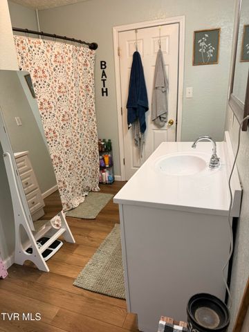 864 Big Smith Ridge Road, Clintwood, VA 24228