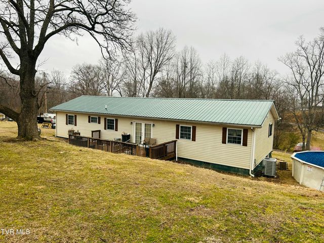864 Big Smith Ridge Road, Clintwood, VA 24228
