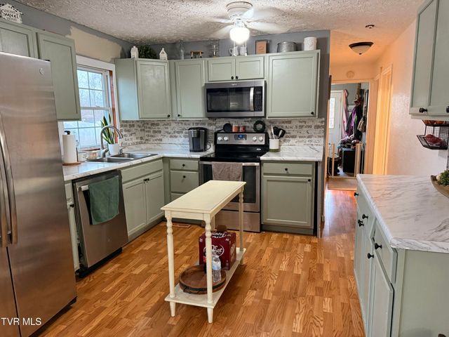 864 Big Smith Ridge Road, Clintwood, VA 24228