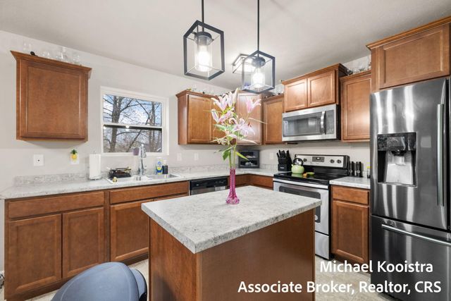 152 Foxtail Drive, Ionia City, MI 48846