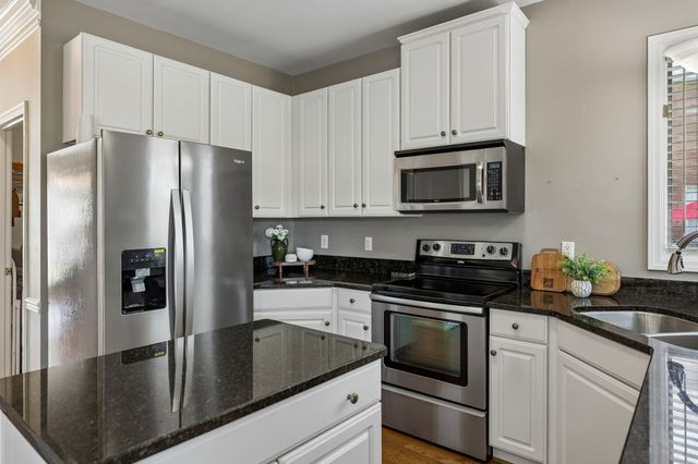 229 Circle View Dr, Franklin, TN 37067