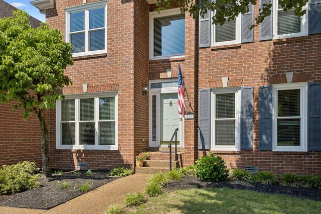 229 Circle View Dr, Franklin, TN 37067