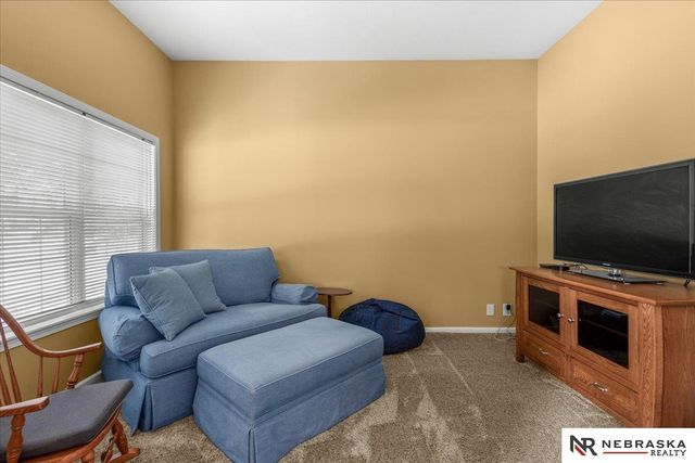 5923 S 175th Circle, Omaha, NE 68135