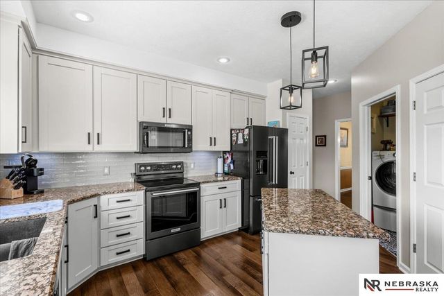 5923 S 175th Circle, Omaha, NE 68135