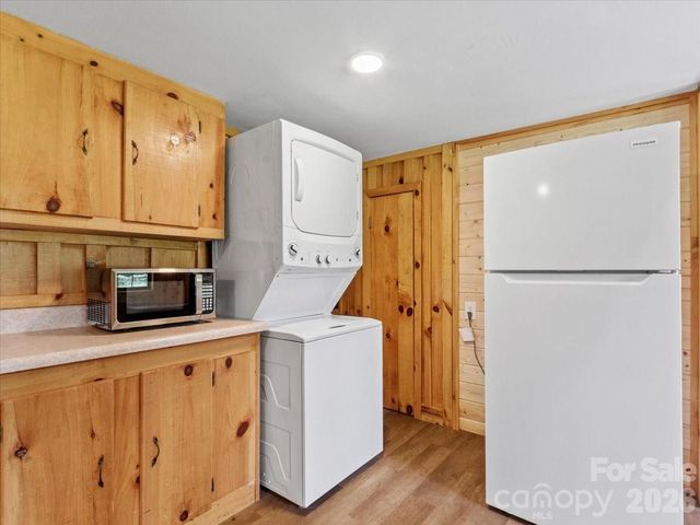 323 McCurrey Road, Burnsville, NC 28714