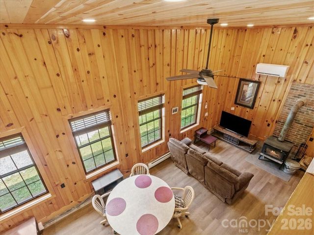 323 McCurrey Road, Burnsville, NC 28714