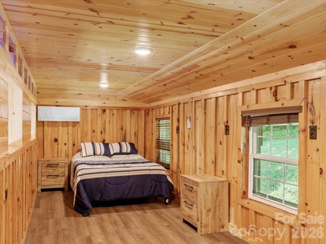 323 McCurrey Road, Burnsville, NC 28714