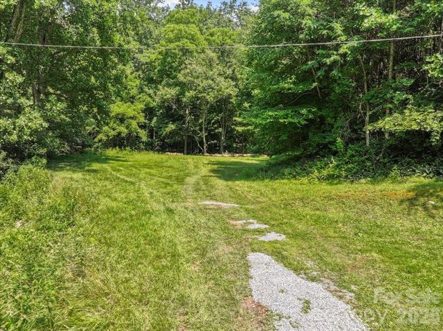 323 McCurrey Road, Burnsville, NC 28714