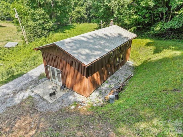 323 McCurrey Road, Burnsville, NC 28714