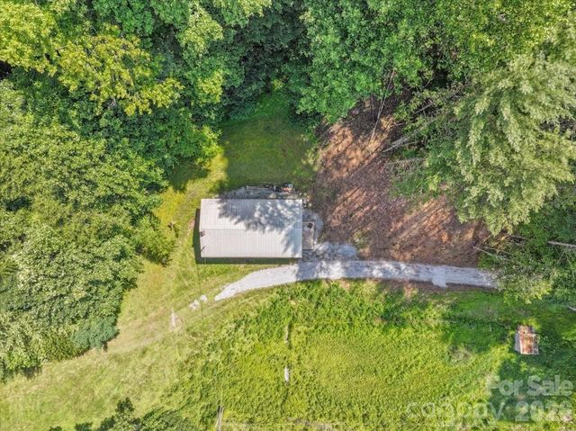 323 McCurrey Road, Burnsville, NC 28714