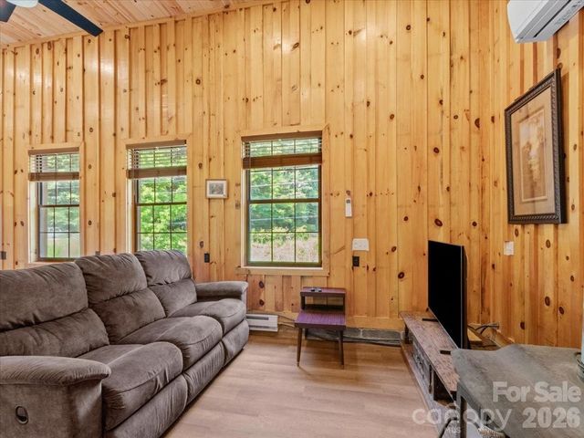323 McCurrey Road, Burnsville, NC 28714