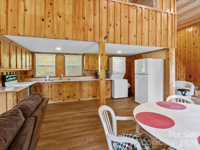 323 McCurrey Road, Burnsville, NC 28714