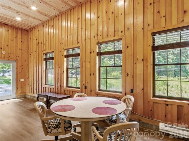323 McCurrey Road, Burnsville, NC 28714