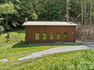 323 McCurrey Road, Burnsville, NC 28714