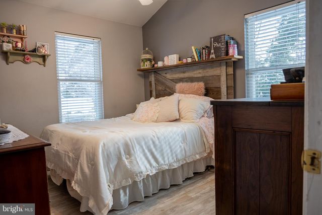 501 DEVONSHIRE DR, Sewell, NJ 08080