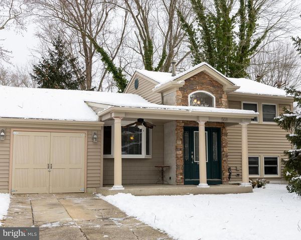 501 DEVONSHIRE DR, Sewell, NJ 08080