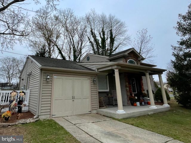 501 DEVONSHIRE DR, Sewell, NJ 08080