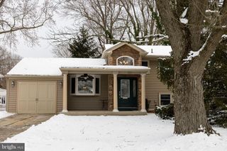 501 DEVONSHIRE DR, Sewell, NJ 08080